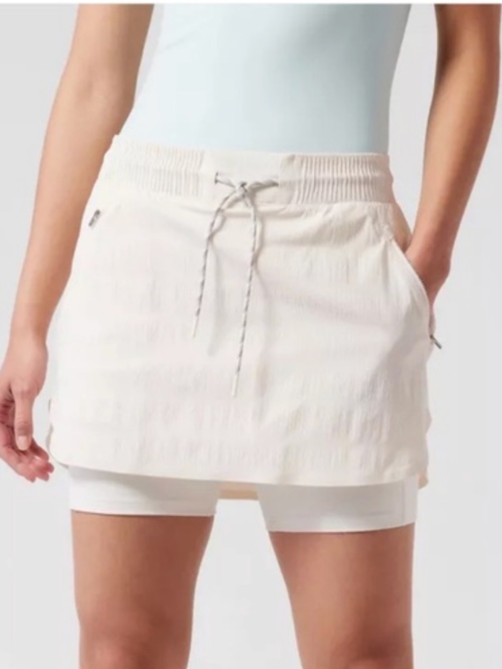 Athleta Trekkie Crest White Stretch Drawstring Waist Athletic Skort Size 0